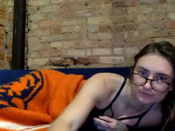 girl
        yogagirl777 cam image #5610845