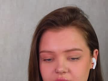 girl
        itwasinsimpsons cam image #3636221