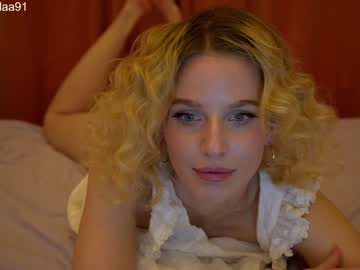girl
        ellaa91 cam image #3292398