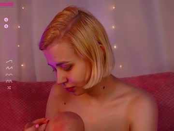 girl
        alice_in_boobsland cam image #777401