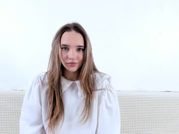 girl
        milana_gross cam image #1504748