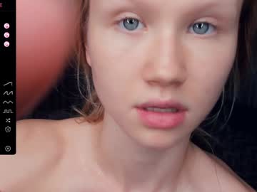 girl
        dexterity_of_love cam image #5068536