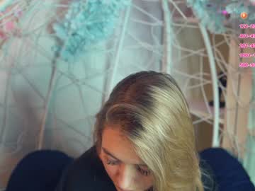 girl
        moiragrise cam image #5580064
