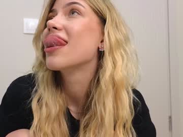 girl
        rainauge cam image #4458994
