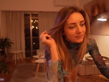 girl
        ksensational cam image #1549728