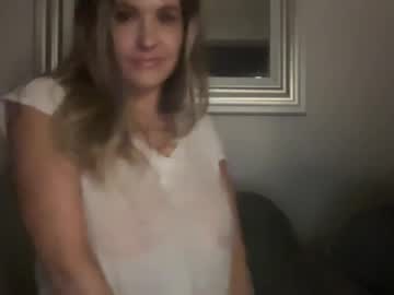 girl
        kellymaee cam image #6810541