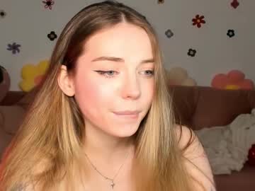 girl
        thisisamelia cam image #6591393