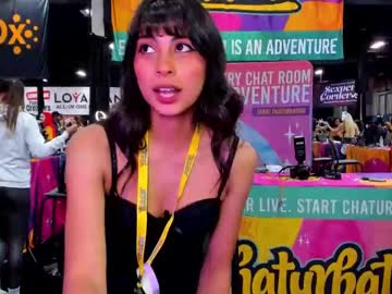 girl
        violetttflowers cam image #5336037