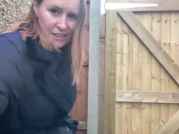 girl
        eatmypie69 cam image #3406035