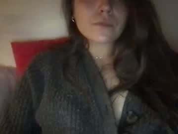 girl
        lababyr8 cam image #3123520