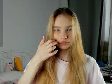 girl
        solsticea cam image #6522466