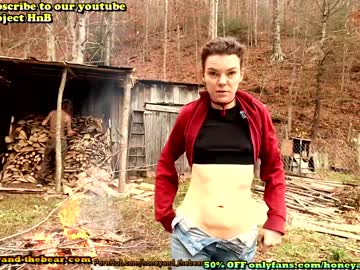 couple
        honeyand_thebear cam image #140468