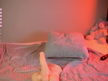 girl
        _the_sun_ cam image #6621283