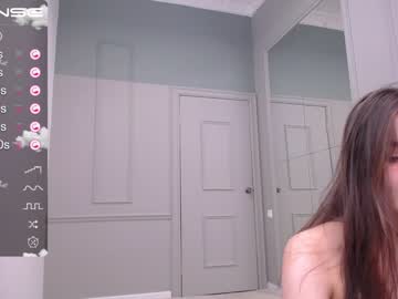 girl
        addelin_moon cam image #833954