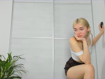 girl
        elizabeth__gray cam image #295224