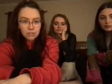 girl
        vrose444 cam image #545679