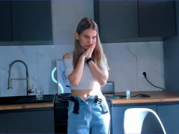 girl
        lilianheap cam image #4102673