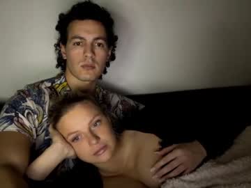 couple
        chulo33333 cam image #3315177