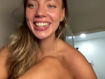 girl
        angel_from_sky cam image #6964156
