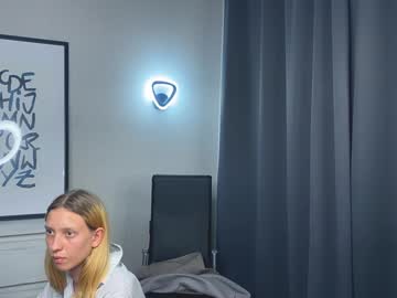 girl
        wildacast cam image #5715969