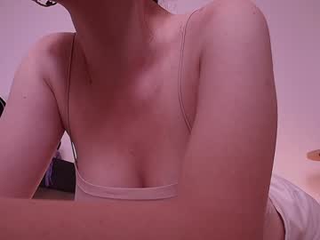 girl
        lilamytee1 cam image #4952299