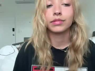 girl
        paigesylviaa cam image #6117605
