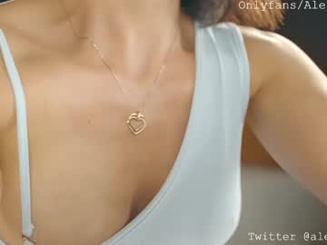 girl
        alejastorm cam image #6197191