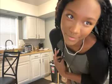 girl
        zaelas cam image #1719907
