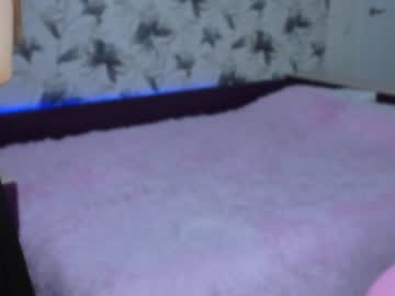 girl
        mollyshine_ cam image #3794091