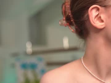 girl
        april_blush cam image #3953575