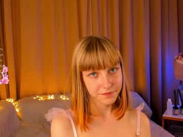 girl
        moiraashmore cam image #5586659