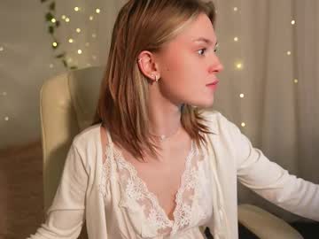 girl
        cyberprincess_ cam image #5550707
