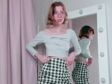 girl
        sandywillis cam image #65342