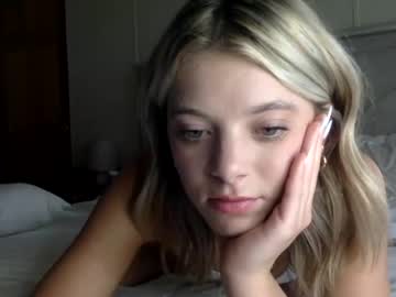 girl
        coryraine1 cam image #1484105