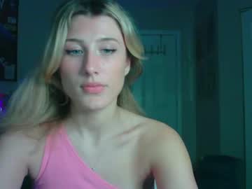 girl
        briadominick cam image #4754270