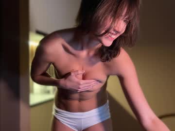 girl
        helensheaven cam image #6247109