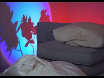 girl
        mona_elisa cam image #2186499