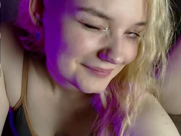 girl
        _alicewonder_ cam image #909417
