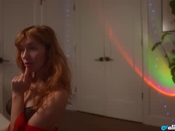 girl
        alisonrouge cam image #473405