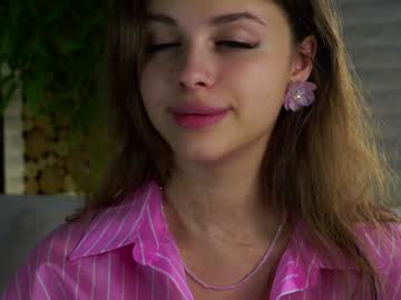 girl
        a_whole_eternity cam image #7001809