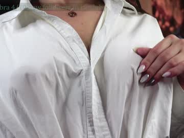 girl
        lorettadunnell cam image #5564157
