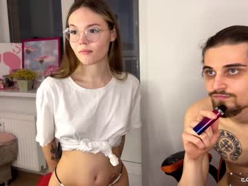couple
        sexstar_l1fstyl3 cam image #4248204