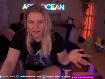 girl
        asiri_ocean cam image #3794186