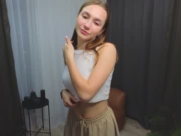 girl
        noreenhickory cam image #4219313