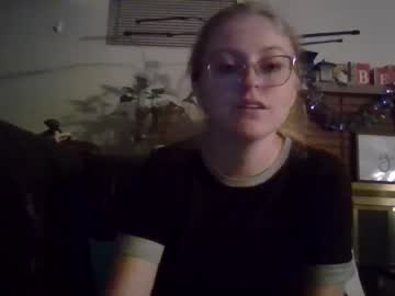 girl
        blondievix cam image #3240288
