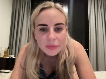 girl
        leannax cam image #1876457