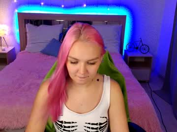 girl
        _opheliia_ cam image #5163973