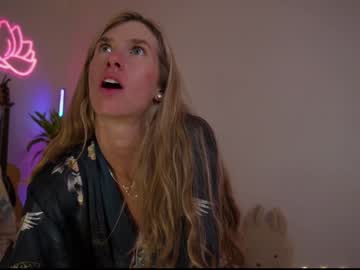girl
        lucy_gooosey cam image #4984028