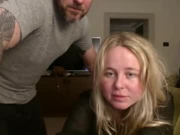 couple
        hollybbgxx cam image #4594585