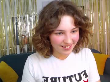 girl
        cherry_lea_ cam image #3098860